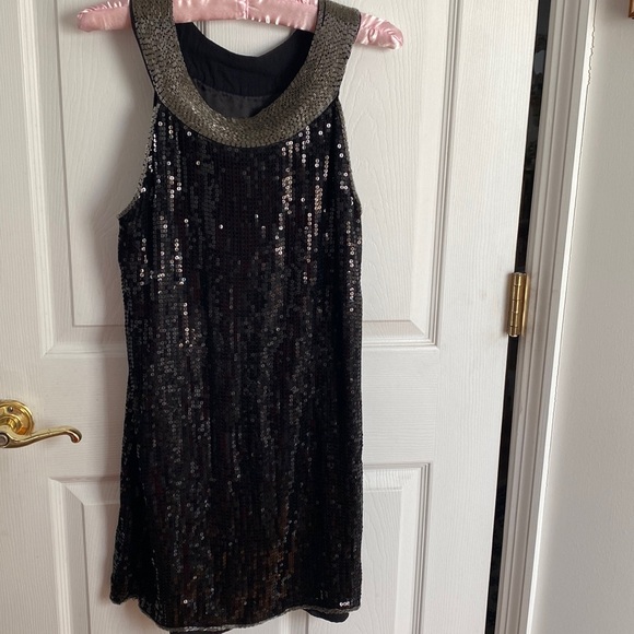 Arden B. sequined black dress. Shell is 100% silk. Size M Some sequins missing. - Picture 5 of 9